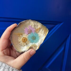 Single Handmade Oyster Shell Ring Dish